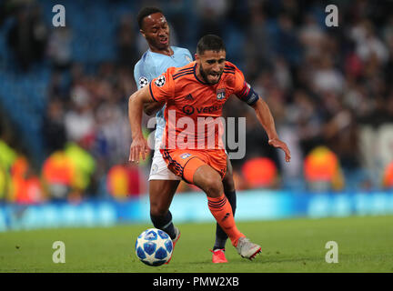 Raheem Sterling Nabil Fekir V Manchester City Manchester City V LYON LYON DE LA LIGUE DES CHAMPIONS, groupe F 19 septembre 2018 GBD12199 Etihad Stadium, Manchester, Angleterre 14/10/2017 EDITORIAL STRICTEMENT UNIQUEMENT. Si le joueur/joueurs représentés dans cette image est/sont de jouer pour un club anglais ou l'équipe d'Angleterre. Puis cette image ne peut être utilisé qu'à des fins rédactionnelles. Pas d'utilisation commerciale. Les usages suivants sont également restreintes MÊME SI DANS UN CONTEXTE ÉDITORIAL : utilisez conjointement avec, ou partie de, toute l'audio, vidéo, données, listes de luminaire, club ou la Ligue de logos, les paris, Gam Banque D'Images