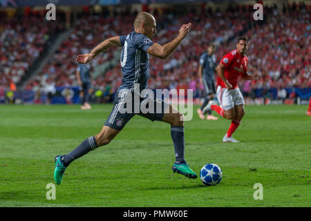 Lisbonne, Portugal. 19 sept 2018. Bayern Munchen's de l'avant à partir de la Hollande d'Arjen Robben (10) en action pendant le match de la 1ère ronde de groupe E pour la Ligue des Champions, SL Benfica vs Bayern Munchen © Alexandre de Sousa/Alamy Live News Banque D'Images