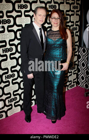 Steve Buscemi et épouse Jo Andres à HBO'S 2013 Golden Globes After Party. Tenue des arrivées à l'hôtel Beverly Hilton à Beverly Hills, CA, le 13 janvier 2013. Photo par : R.Anthony / PictureLux Banque D'Images