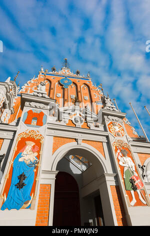 Riga Maison Blackheads, vue de l'entrée de la Maison des Têtes Noires En Ratslaukums Square dans la vieille ville de Riga, Lettonie. Banque D'Images