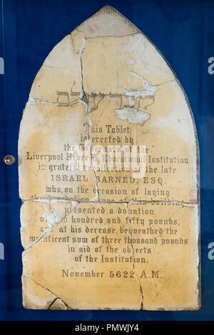 Liverpool a ouvert Kensington 1837 pierre tombale Israël Barned 1777 - 1858 riche banquier philanthrope fondateur Deane Road Cemetery & King David School Banque D'Images