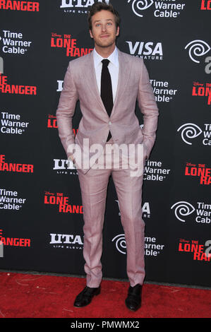 Armie Hammer à Disney's 'The Lone Ranger' Première mondiale tiendra à Disney California Adventure à Anaheim, CA. L'événement a eu lieu le samedi 22 juin 2013. Photo par PictureLux RPAC RPAC / Référence de dossier 31999 190 RPAC01 pour un usage éditorial uniquement - Tous droits réservés Banque D'Images