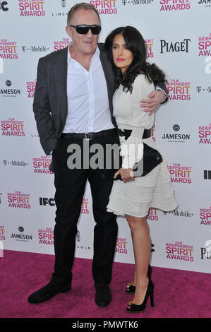 Salma Hayek ; Francois-Henri Pinault à la 28e Annual Film Independent Spirit Awards à Santa Monica Beach à Santa Monica, CA. L'événement a eu lieu le samedi 23 février, 2013. Photo de RPAC / PictureLux 31857 Numéro de référence de dossier 049RPAC pour un usage éditorial uniquement - Tous droits réservés Banque D'Images