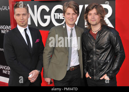 Hanson - Issac Hanson, Taylor Hanson et Zac Hanson au Los Angeles Premiere de "The Hangover Part III' qui s'est tenue au Westwood Village Theatre de Los Angeles, CA. L'événement a eu lieu le lundi, 20 mai 2013. Photo par PictureLux RPAC RPAC / Référence de dossier 31966 133RPAC01 pour un usage éditorial uniquement - Tous droits réservés Banque D'Images