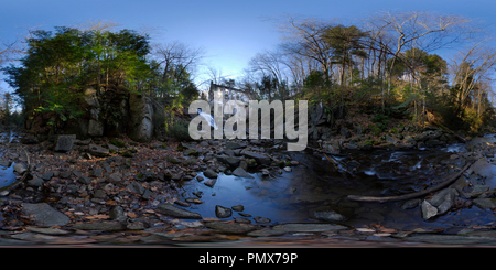 Vue panoramique à 360° de Carbure abandonnés moulin, Lac Meech (Québec)