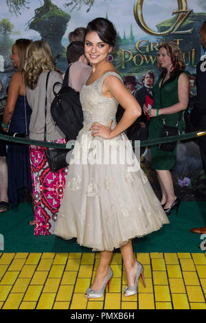 Mila Kunis assiste à la première de Walt Disney Pictures' 'Oz le grand et puissant" au El Capitan Theatre le 13 février 2013 à Hollywood, Californie. Photo par Eden Ari / / PictureLux RPAC Banque D'Images