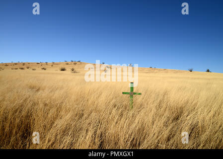 Une croix dans les prairies le long de Gardner Canyon Road, au nord de Sonoita, Arizona, USA. Banque D'Images