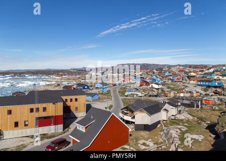 Maisons colorées à Ilulissat, Groenland. Banque D'Images