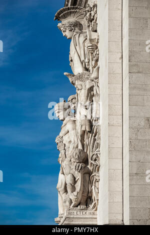 Arc de Triomphe, détail, groupe de sculptures La Paix de 1815, Paris, France Banque D'Images