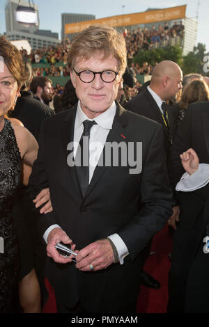 Nommé pour la MEILLEURE PERFORMANCE PAR UN ACTEUR DANS UN FILM - Drame pour son rôle dans "TOUT EST PERDU", l'acteur Robert Redford assiste à la 71e assemblée annuelle Golden Globe Awards au Beverly Hilton de Los Angeles, CA le dimanche, Janvier 12, 2014. Référence #  32222 Fichier 132CCR pour un usage éditorial uniquement - Tous droits réservés Banque D'Images