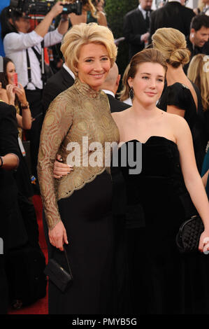 Emma Thompson et sa fille Gaia Romilly Wise à la Golden Globes 2014 au Beverly Hilton Hotel. Photo par CCR / PictureLux 32222 Numéro de référence de dossier 619JRCPS pour un usage éditorial uniquement - Tous droits réservés Banque D'Images