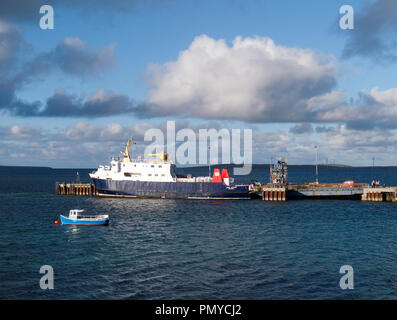 Ferry à l'île d'Orkney Eday pier Banque D'Images