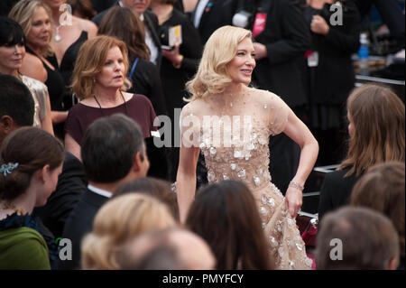 En nomination pour un Oscar®, actrice Cate Blanchett arrive pour la diffusion de l'ABC en direct 86e Oscars® au Théâtre Dolby®, le 2 mars 2014 à Hollywood, CA. Référence de fichier #  32268 287 pour un usage éditorial uniquement - Tous droits réservés Banque D'Images