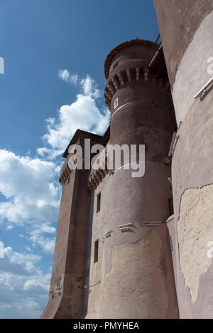 Château médiéval de Santa Severa perché sur la mer Banque D'Images