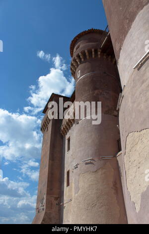 Château médiéval de Santa Severa perché sur la mer Banque D'Images