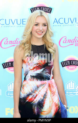 Peyton List au Teen Choice Awards 2013 tapis bleu sarcelle des arrivées. Arrivants tenue au Gibson Amphitheatre à Universal City, CA, le 11 août 2013. Photo par : R.Anthony / PictureLux 32084 Numéro de référence de dossier 171RAC pour un usage éditorial uniquement - Tous droits réservés Banque D'Images