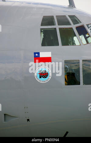 La Force aérienne chilienne Lockheed C-130 Hercules avion de transport. Fuerza Aérea de Chile, FACh soutenant le Halcones équipe sur leur visite au Royaume-Uni Banque D'Images