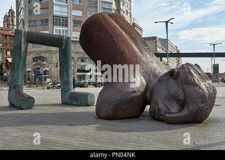 La sculpture de l'automne, métaphore de la porte à la mer de Vigo, Pontevedra, Galice, Espagne, Europe Banque D'Images