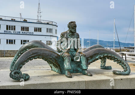 Monument en hommage à Julio Verne, sculpture en bronze sculpté par José Molares à Vigo, Galice, Espagne Banque D'Images