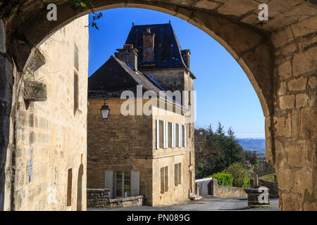 France, Corrèze, Saint Robert, étiqueté Les Plus Beaux Villages de France (Les Plus Beaux Villages de France), rue du village et Seguin Ho Banque D'Images