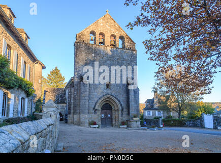 France, Limousin, La Roche Canillac, Saint Maur église dans le district de Roche-Haute // France, Corrèze (19), la Roche-Canillac, place et église Saint-M Banque D'Images