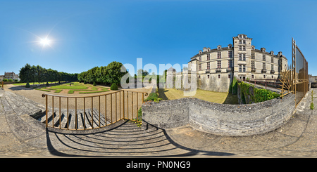 Vue panoramique à 360° de Le château des Ducs d'Epernon à Cadillac - France