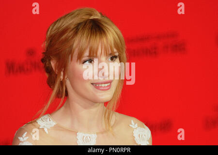 Bella Thorne au US Premiere de Lionsgate's 'The Hunger Games : Catching Fire'. Arrivants tenue au Nokia Theatre LA Vivre à Los Angeles, CA, le 18 novembre 2013. Photo par Joe Martinez / PictureLux Banque D'Images