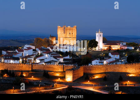 Le château et la citadelle (centre historique) de Bragance, une des anciennes villes du Portugal, Trás-os-Montes Banque D'Images