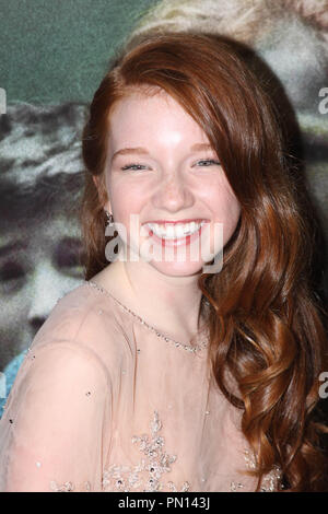 Annalise Basso à l'examen préalable de la relativité Media's ''.'Oculus Arrivants tenue au Chinois TCL 6 cinémas à Hollywood, CA, le 4 avril 2014. Photo par : Richard Chavez / PictureLux Banque D'Images