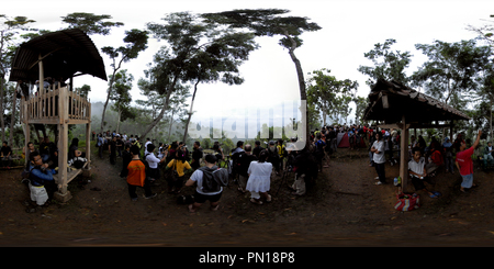 Vue panoramique à 360° de Punthuk Setumbu Sunrise 2