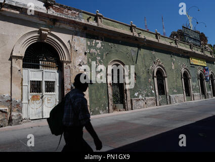 Barra Hidalgo brasserie dans le centre historique d'Hermosillo, Sonora. Façade, à l'extérieur, house, old, couleur verte, architecture, lumière du jour, dailylife Banque D'Images