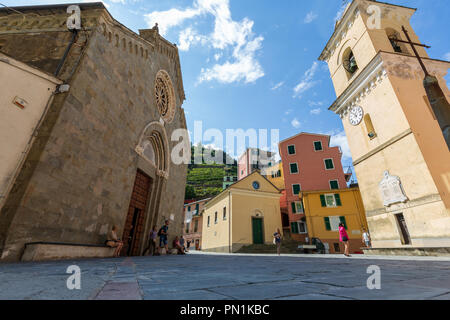 L'un des cinq petit village construit sur la côte du parc national des Cinque Terre - Manarola - ligury - Italie Banque D'Images