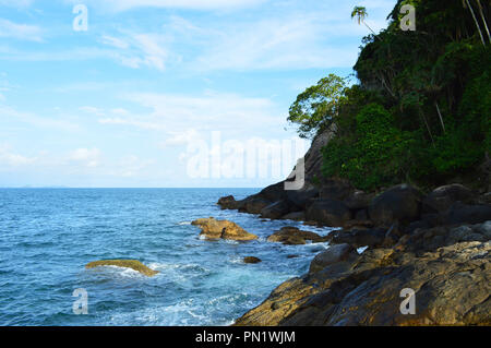 Plage et rochers Banque D'Images