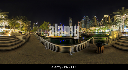 Vue panoramique à 360° de La Marina de Dubaï à pied