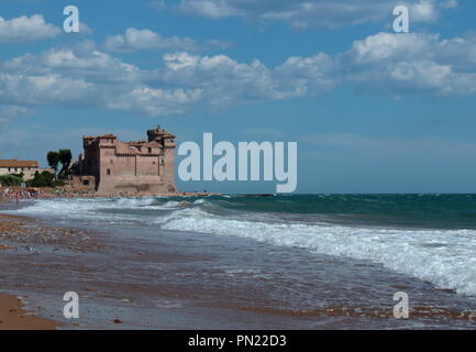 Château médiéval de Santa Severa perché sur la mer Banque D'Images