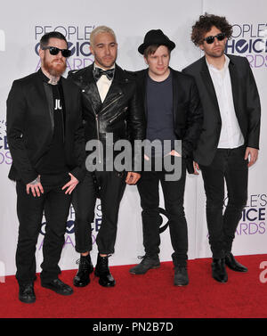 Fall Out Boy à la 41st Annual People's Choice Awards s'est tenue lors de la Nokia Theatre L.A. Vivre à Los Angeles, CA le mercredi 7 janvier 2015. Photo par PictureLux RPAC RPAC/ Référence de dossier 32529 057RPAC01 pour un usage éditorial uniquement - Tous droits réservés Banque D'Images