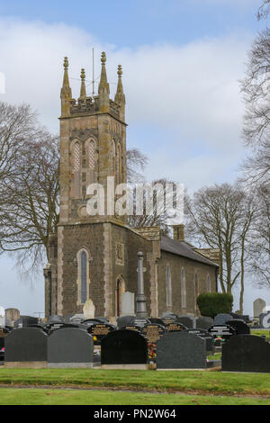 Garveyard et l'Eglise d'Irlande. L'église paroissiale de Saint Matthieu dans Broomhedge près de Lisburn. Banque D'Images