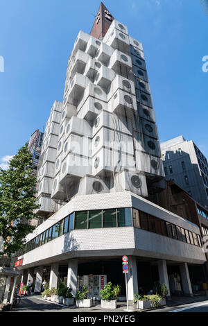 Nakagin Capsule Tower Building, Chuo-Ku, Tokyo, Japon. Construit en 1972. Conçu par l'architecte japonais Kisho Kurokawa (1934 - 2007 ). Banque D'Images