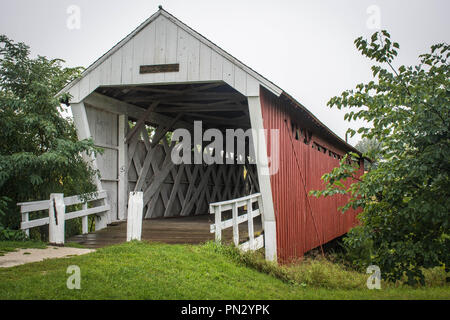 L'Imes historique pont couvert, St-Charles, Comté de Madison, Iowa, États-Unis Banque D'Images