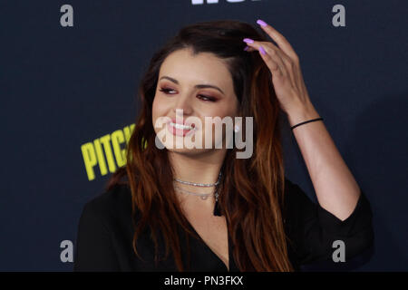 Rebecca Black, à la première mondiale de Universal Pictures' 'Pitch Perfect 2' qui s'est tenue lors de la Nokia Theatre L.A. Vivre à Los Angeles, CA, le 8 mai 2015. Photo par Joe Martinez / PictureLux Banque D'Images