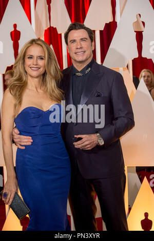 John Travolta, Oscar® presenter, et l'actrice Kelly Preston arrivent pour la diffusion de l'ABC en direct 87e Oscars® au Dolby® Theatre à Hollywood, CA le Dimanche, Février 22, 2015. Référence #  32566 Fichier 542THA pour un usage éditorial uniquement - Tous droits réservés Banque D'Images