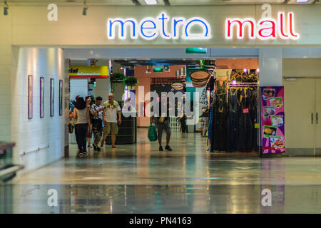 Bangkok, Thaïlande - 23 Avril 2017 : personnes non identifiées sont les boutiques et dans Metro Mall à Kamphaeng Phet MRT Station Chatuchak, Chatu Banque D'Images