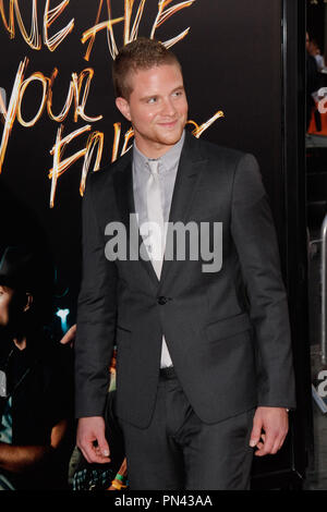 Jonny Weston à la première de Warner Bros Pictures' et 'StudioCanal Nous sommes vos amis" tenue au Théâtre chinois de Grauman à Hollywood, CA, le 20 août 2015. Photo par Joe Martinez / PictureLux Banque D'Images