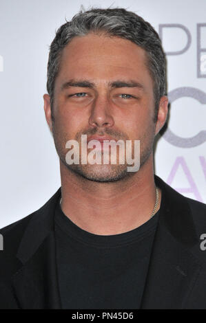 Taylor Kinney au People's Choice Awards 2016 qui a eu lieu lors du Microsoft Theatre de Los Angeles, CA le mercredi, Janvier 6, 2016. Photo par PictureLux RPAC RPAC / Référence de dossier 32792 073RPAC01 pour un usage éditorial uniquement - Tous droits réservés Banque D'Images