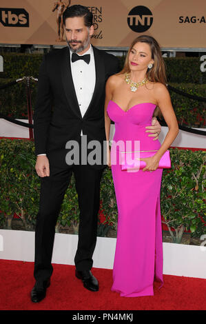 Joe Manganiello, Sofia Vergara à la 22e assemblée annuelle des Screen Actors Guild Awards tenue au Shrine Auditorium à Los Angeles, CA le Samedi, Janvier 30, 2016. Photo par PictureLux RPAC RPAC / Référence de dossier 32824 052RPAC01 pour un usage éditorial uniquement - Tous droits réservés Banque D'Images