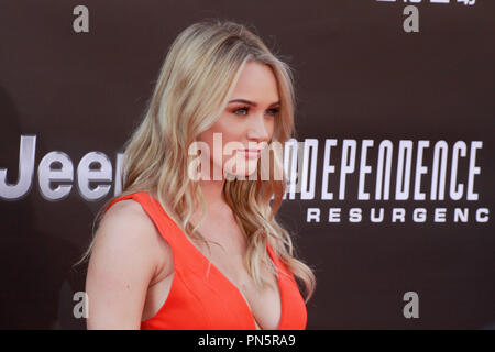 Hunter King à la première de la 20th Century Fox's 'Independence Day : résurgence" au théâtre chinois de Grauman le 20 juin 2016 à Hollywood, Californie. Photo par Joe Martinez / PictureLux Banque D'Images