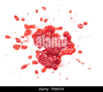 Framboises brisées isolated on white Banque D'Images