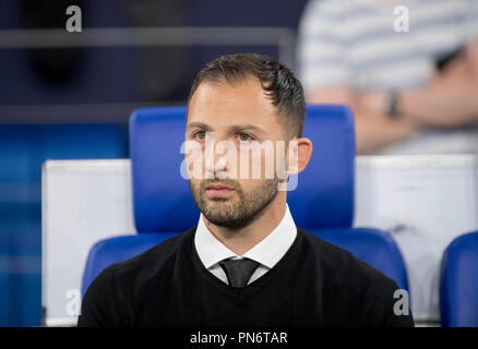 Gelsenkirchen, Allemagne. 18 Sep, 2018. coach Domenico TEDESCO (GE). Ligue des Champions de football, Tour préliminaire, 1. journée, le FC Schalke 04 (GE) - FC Porto (P) 1 : 1, le 18/09/2018 à Gelsenkirchen, Allemagne. # #  DFL règlement interdit toute utilisation des photographies comme des séquences d'images et/ou quasi-vidéo # #  | Conditions de crédit dans le monde entier : dpa/Alamy Live News Banque D'Images