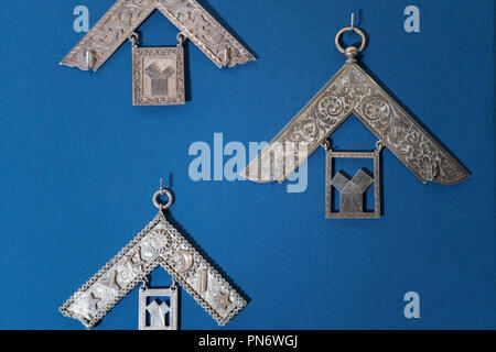 Londres, Royaume-Uni. 20 septembre 2018. Francs-maçons bijoux au Musée de la Franc-maçonnerie's prochaines expositions de bijoux maçonniques, Bejeweled : badges, de fraternité et de l'identité, la première grande exposition de bijoux maçonnique. Date de la photo : le jeudi 20 septembre, 2018. Photo : Roger Garfield/Alamy Crédit : Roger Garfield/Alamy Live News Banque D'Images