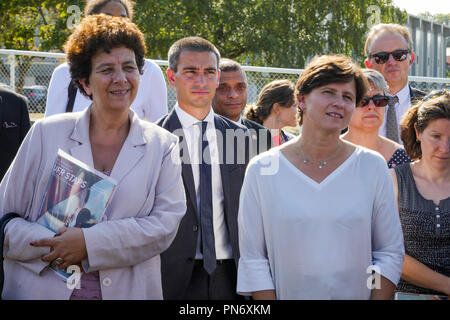 Villeurbanne, France, September 20th, 2018 : accompagné par Frédérique Vidal, Ministre de l'enseignement supérieur, ancien champion de natation et nouvellement promu Ministre des Sports, Roxana Maracineanu est perçu à l'INSA et de STAPS Villeurbanne, près de Lyon (Centre-est de la France) le 20 septembre 2018, qu'elle rencontre les membres de l'organisation des Jeux Olympiques de courtoisie et Fédération française de sports, des étudiants et des champions, à l'occasion de la génération 2014 Lancement officiel de l'étiquette pour les universités. Crédit photo : Serge Mouraret/Alamy Live News Banque D'Images